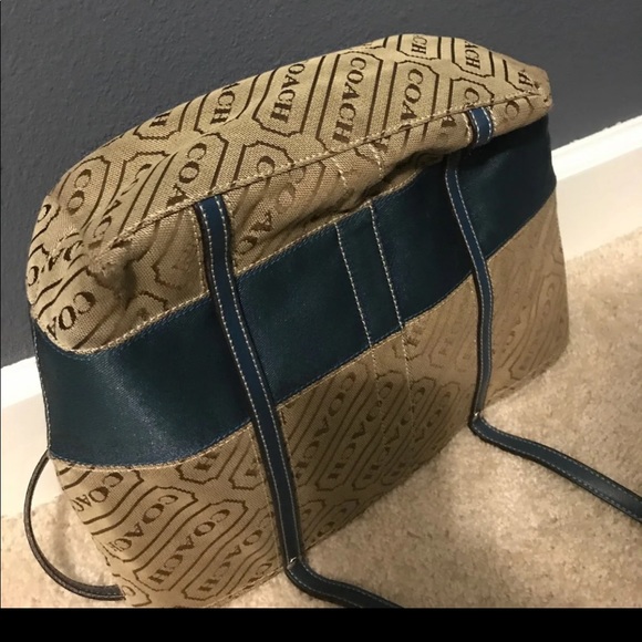 Coach purse - Picture 4 of 4